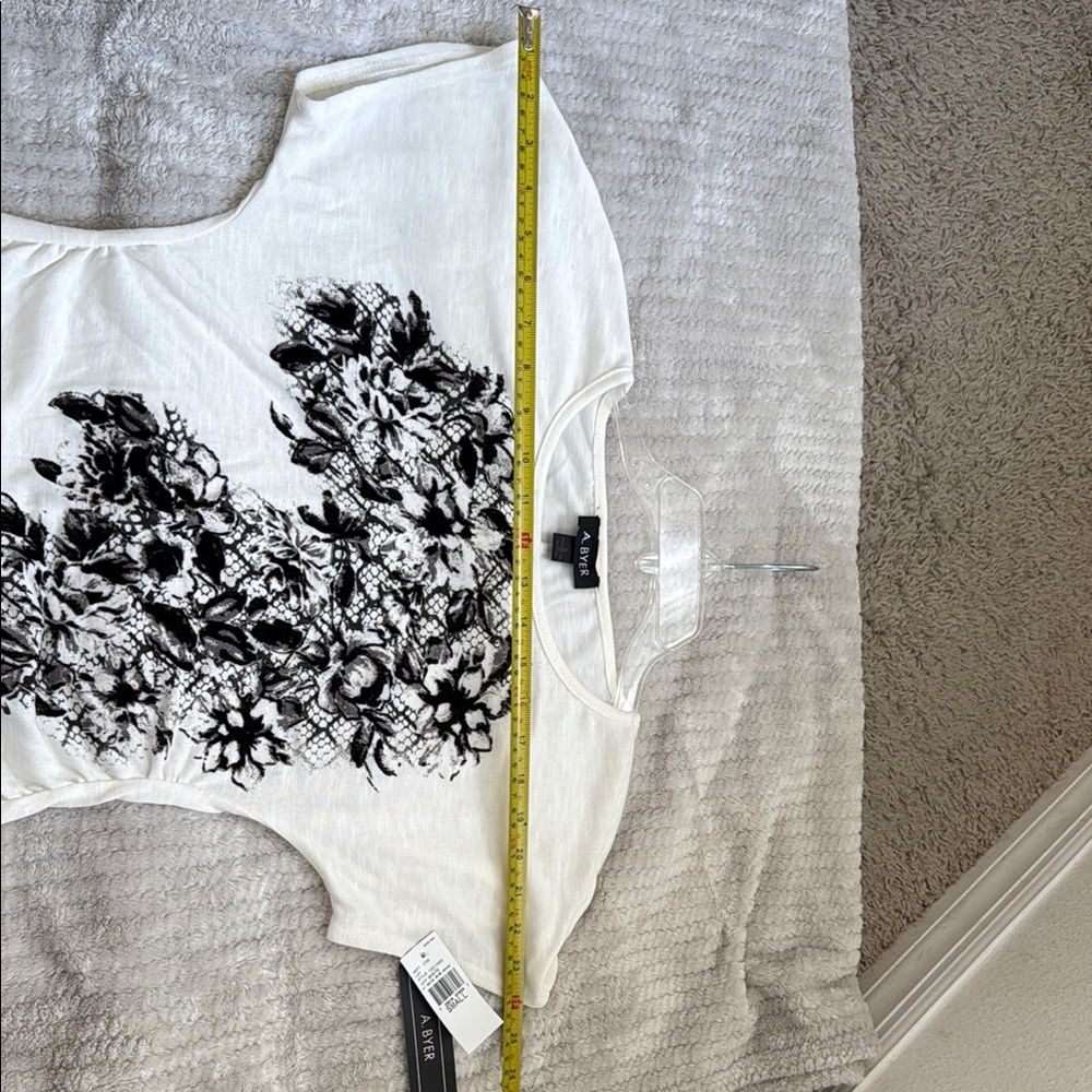A. Byer Black and Off White Fitted Graphic Cap Sleeve Tee - Picture 9 of 12